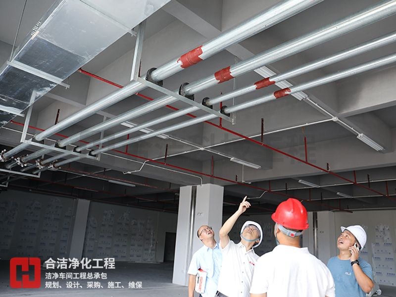 電子潔凈車(chē)間的圖片